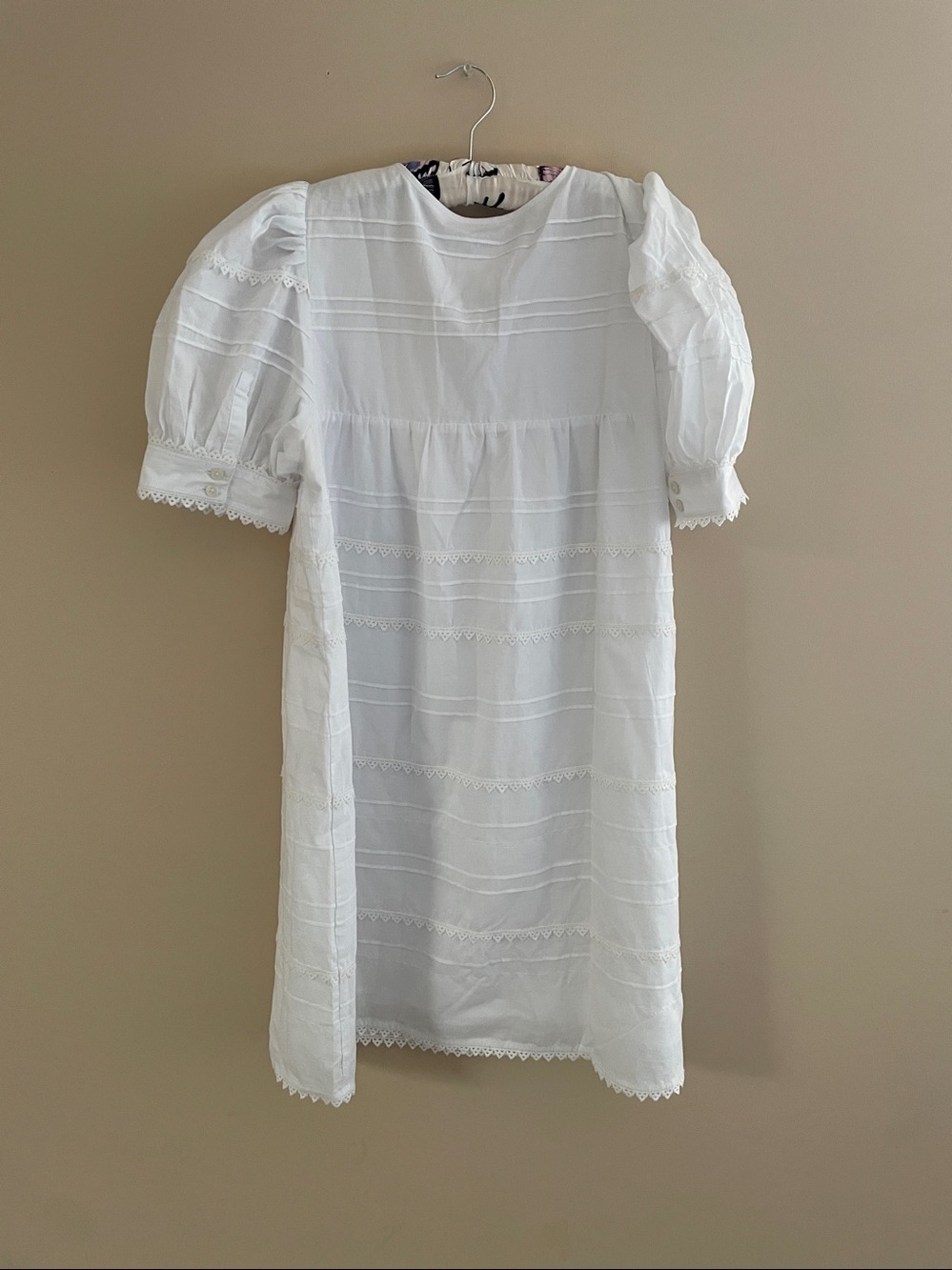 Airy White Cotton Lace-Trim Pintuck Dress. NWT. Medium. - Picture 3 of 9